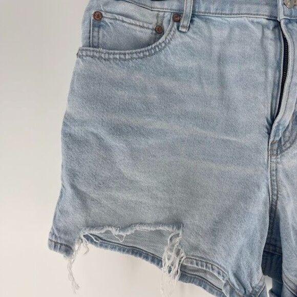 AMERICAN EAGLE Strigid Relaxed Fit Jean Shorts SIZE 14 Distressed Light Wash - Picture 2 of 9